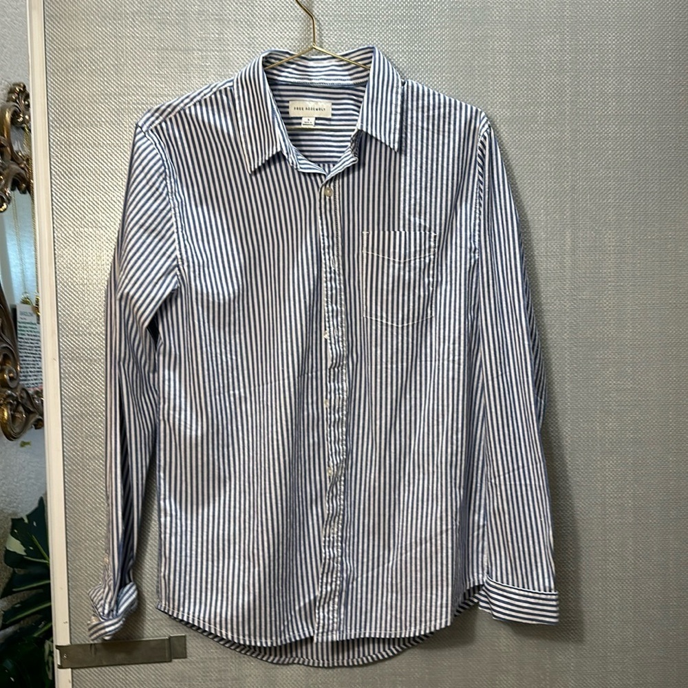 Free Assembly Blue and White striped long sleeve button Size S (unisex style) - Picture 2 of 9